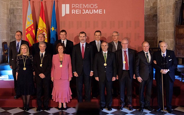 Winners of the Rei Jaume I awards 2018 with King Felipe
