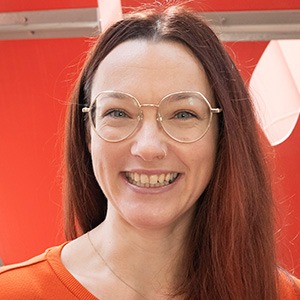 Kat Henshaw, Comms. Specialist, Barcelona School of Economics