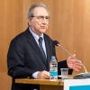 Hugo Sonnenschein delivering a speech in Barcelona