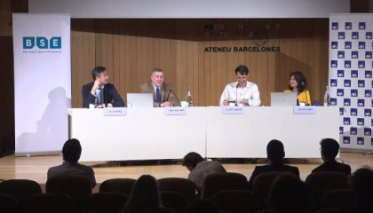 1st AXA-BSE Talks: “Inflation and Interest Rates in the time of COVID and War” Depiction of conference table with Gilles Moec, James Bullard, Albert Marcet and Chiara Osbat
